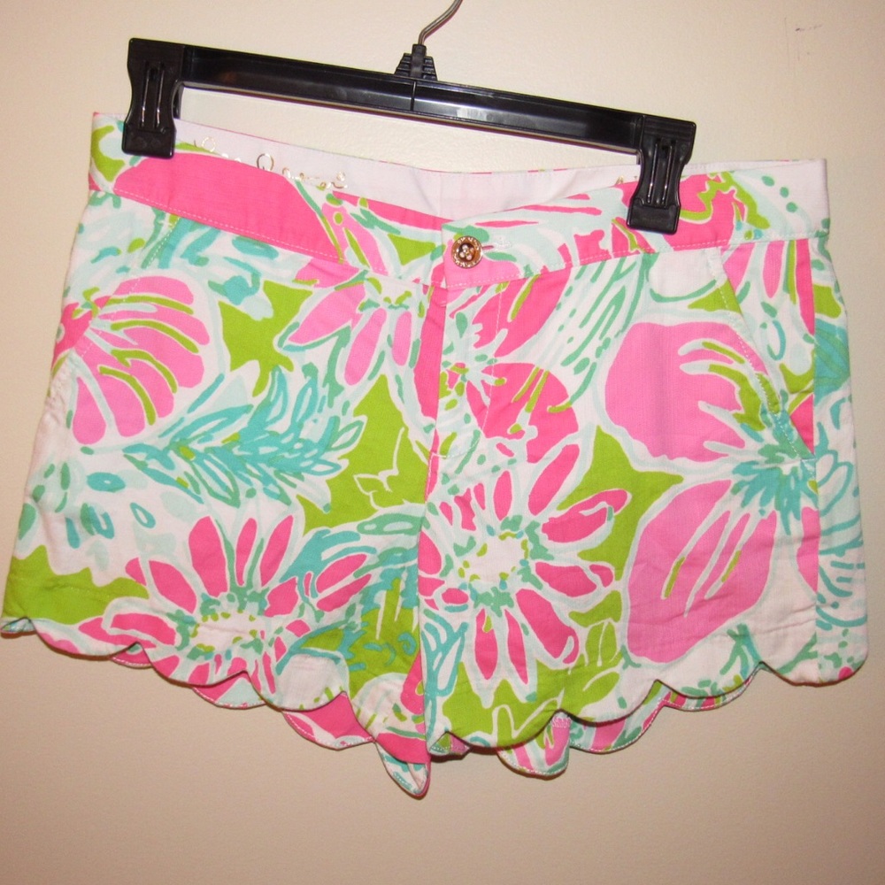 Scalloped Lilly Pulitzer shorts